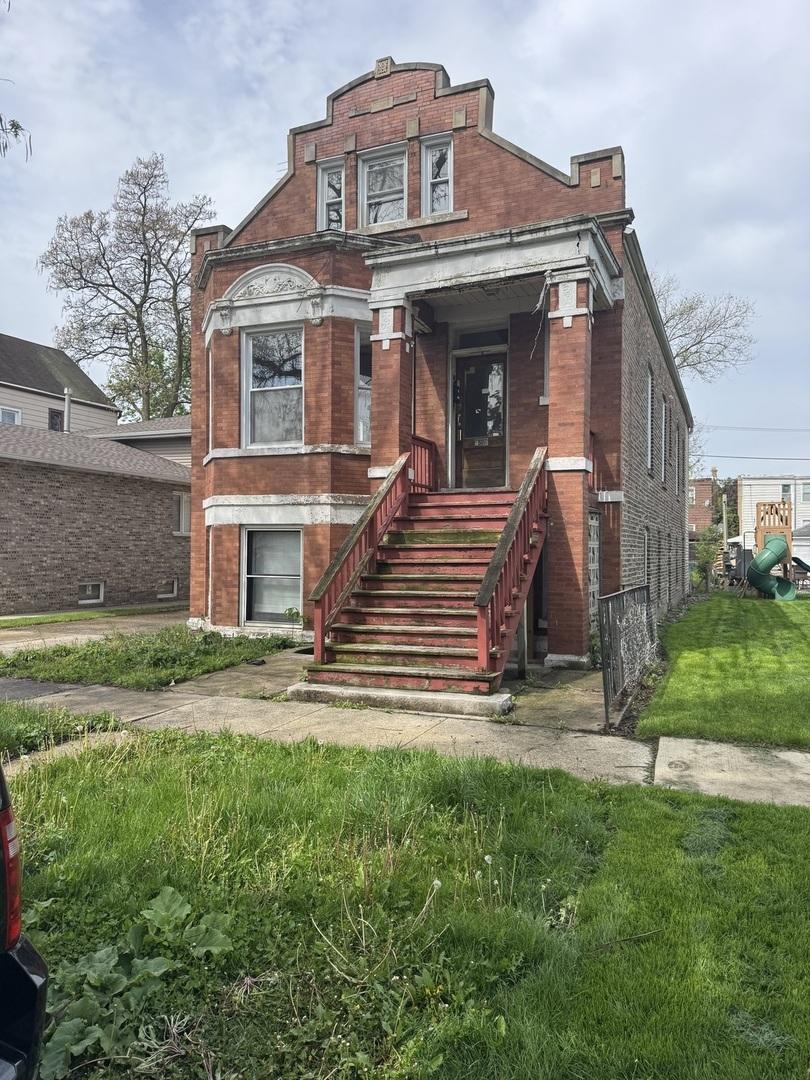 1526 Elmwood Ave., Berwyn, IL 60402