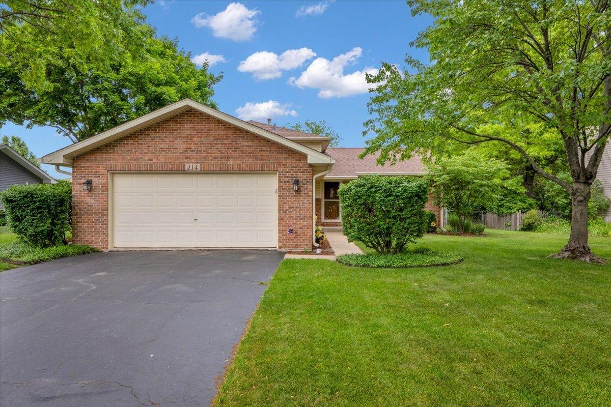 214 Deerpath Dr., Oswego, IL 60543