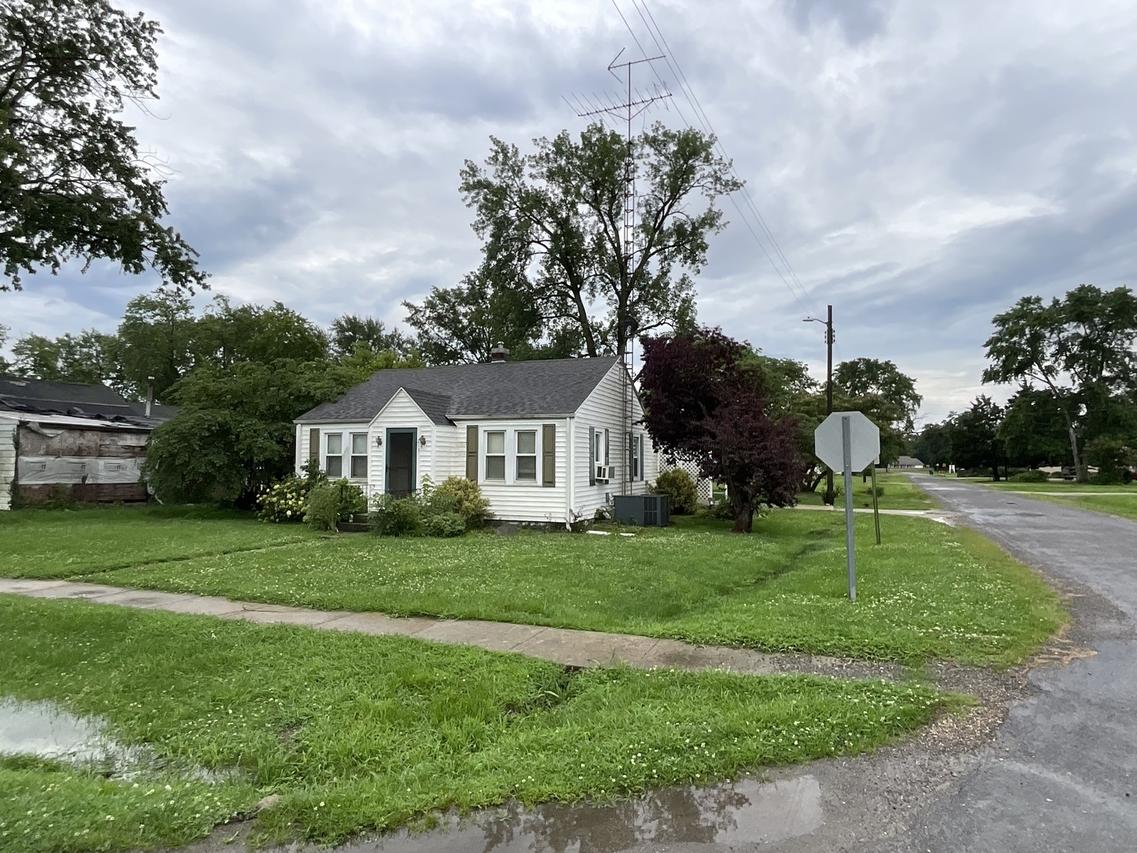 213 Maple St., Odin, IL 62870