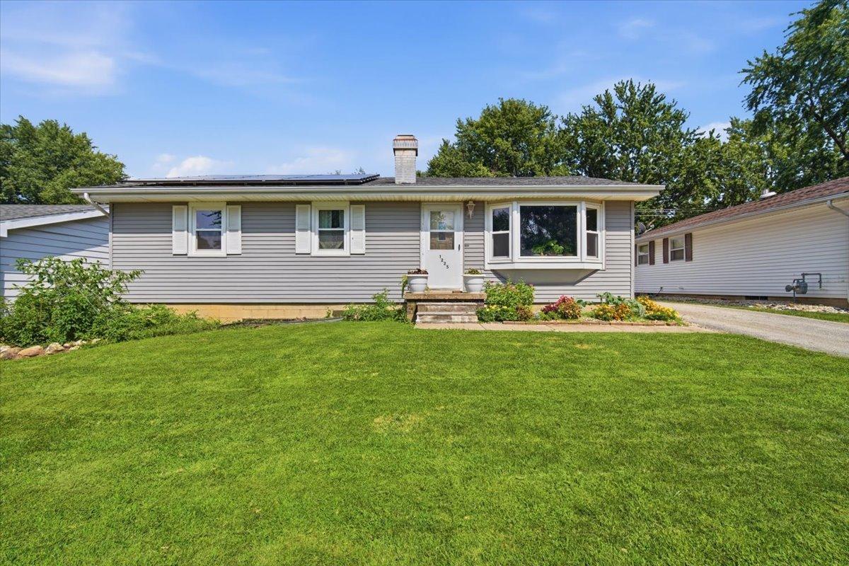 1225 Rutledge Rd., Bloomington, IL 61704