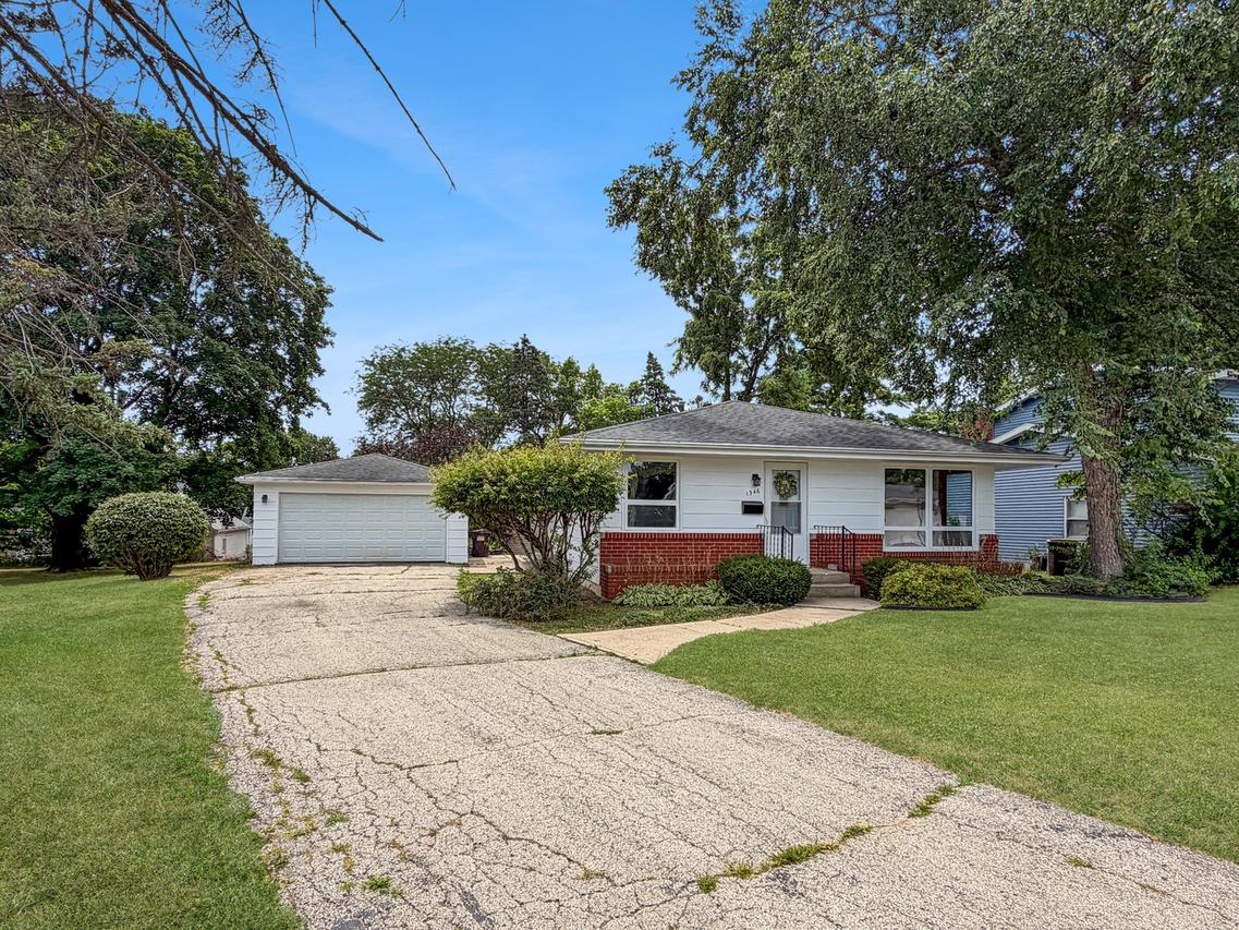 1346 Empire Ct., Freeport, IL 61032