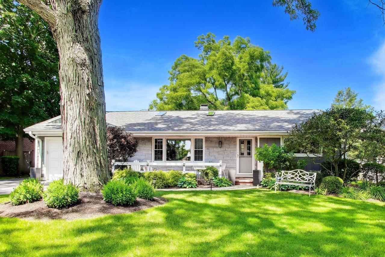 1884 Penfold Pl., Northbrook, IL 60062