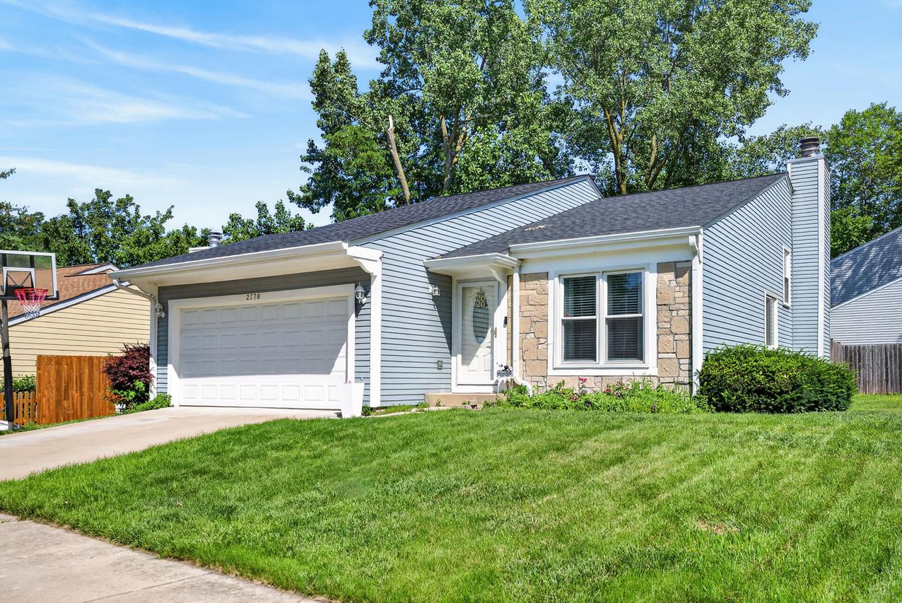 2770 Stoneybrook Ln., Aurora, IL 60502