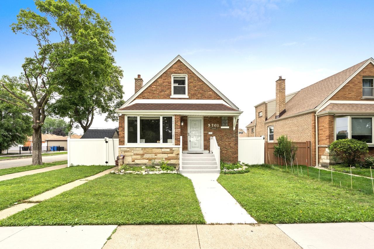 5701 S Mobile Ave., Chicago, IL 60638