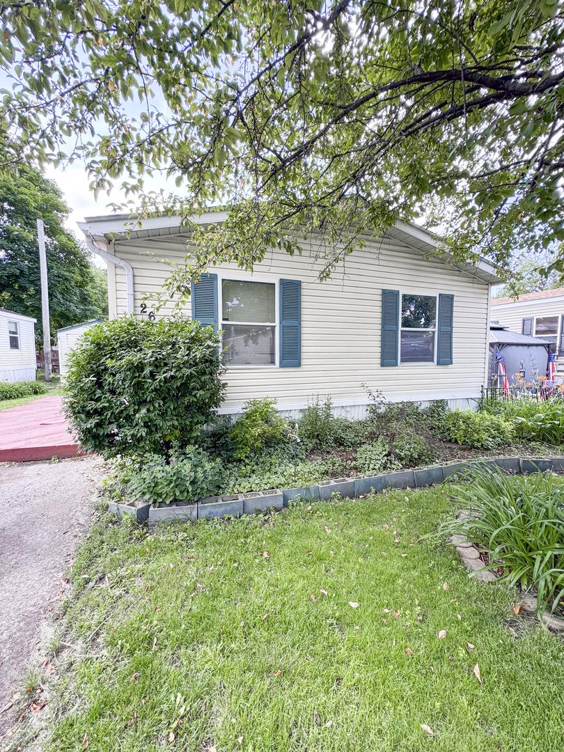 26 Maple St., Minooka, IL 60447