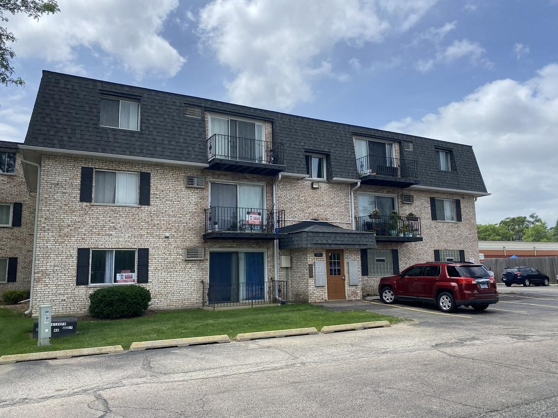 1321 N Baldwin Ct. #3A, Palatine, IL 60074