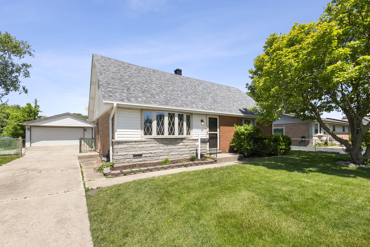 7118 Stanford Dr., Bridgeview, IL 60455