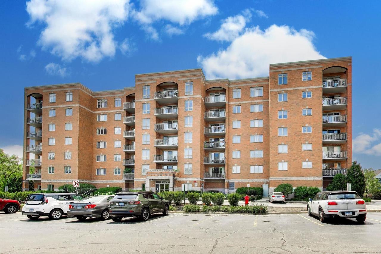 6807 N Milwaukee Ave. #507, Niles, IL 60714