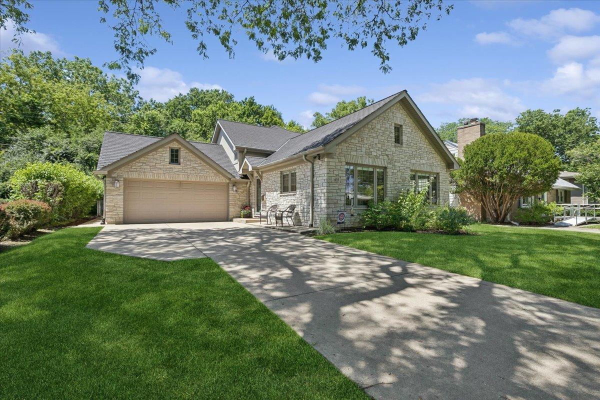 411 Drake St., Libertyville, IL 60048