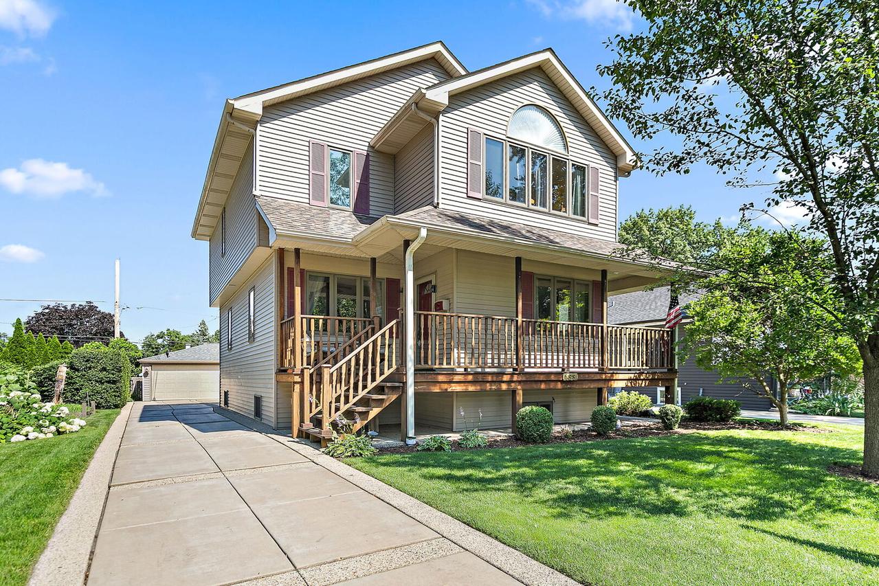 133 N Elroy Ave., Bartlett, IL 60103
