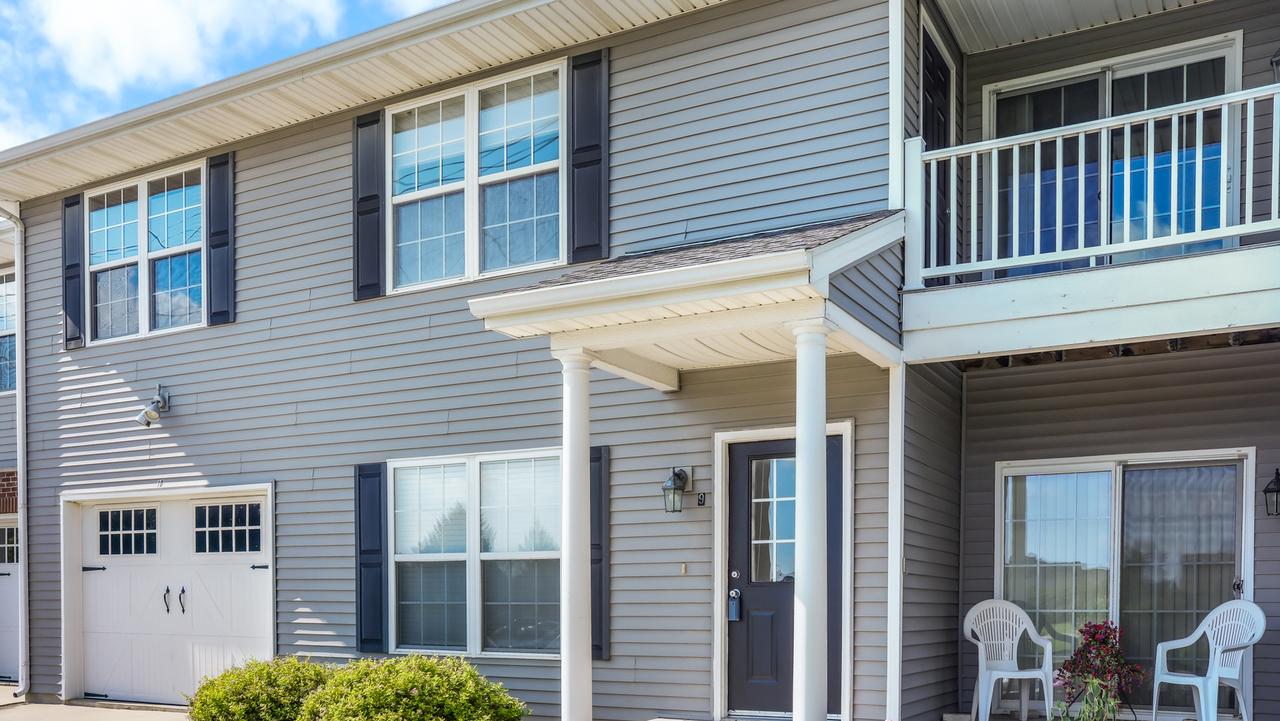 102 Essex, Unit #9 Ln. #9, Savoy, IL 61874