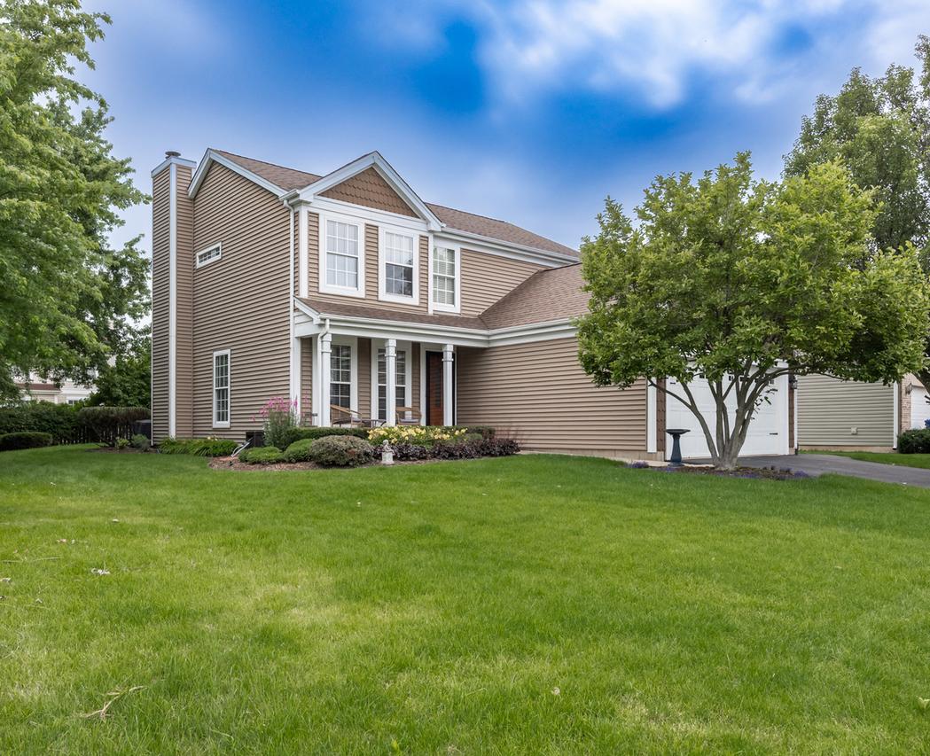 254 Mayfair Ln., South Elgin, IL 60177