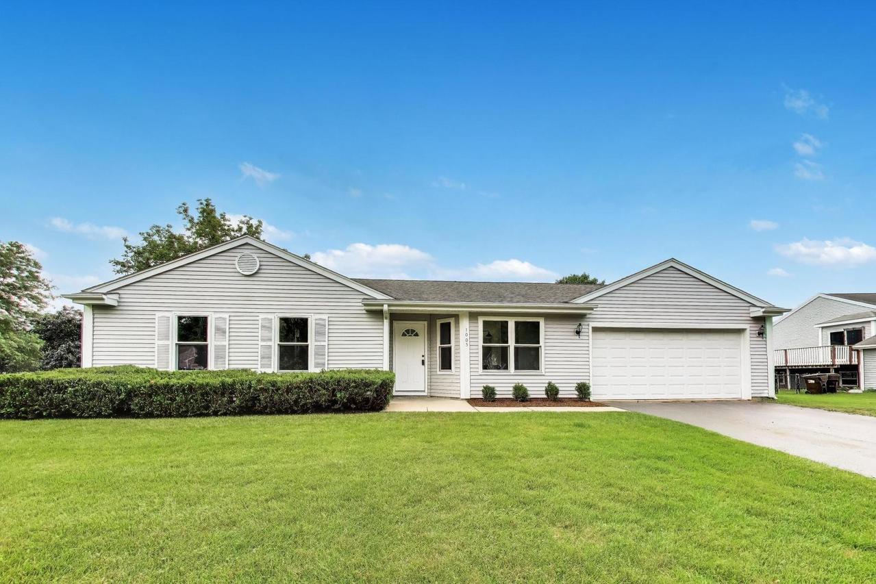 1005 Wembley Dr., Island Lake, IL 60042