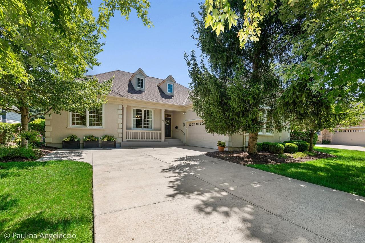 25 Aztec Ct., South Barrington, IL 60010
