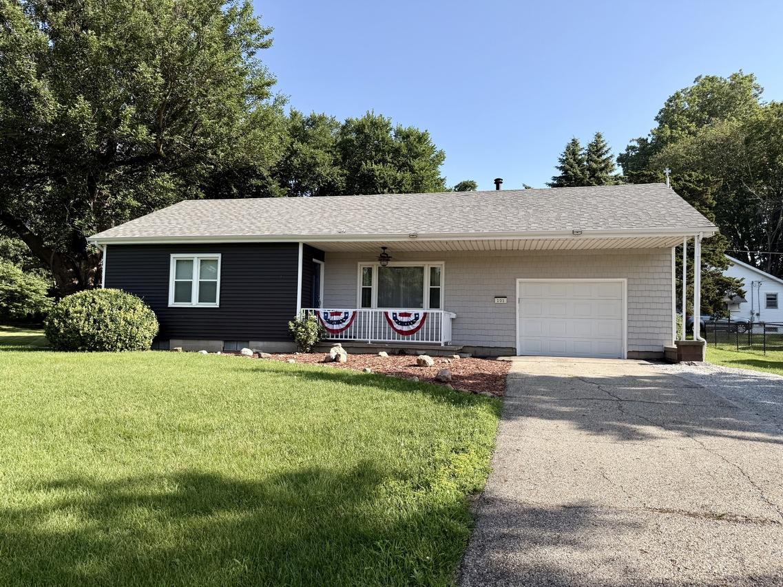 101 S Fairview Pl., Clinton, IL 61727