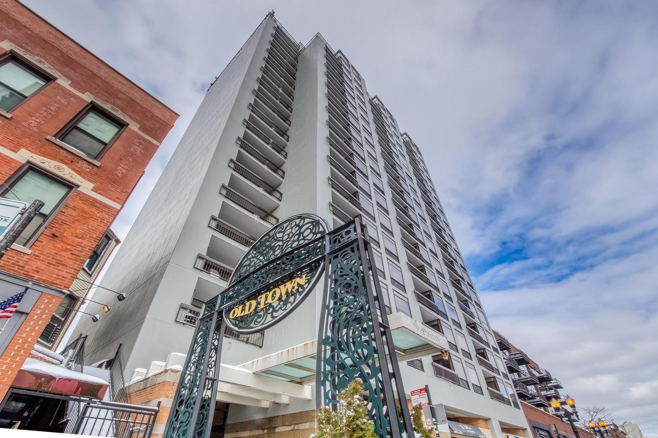 1212 N Wells St. #404, Chicago, IL 60610