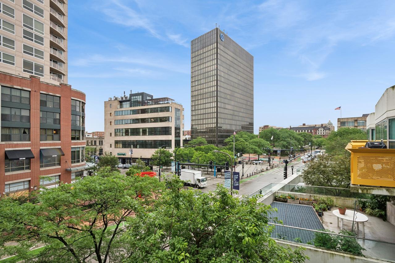 1580 Sherman Ave. #405, Evanston, IL 60201