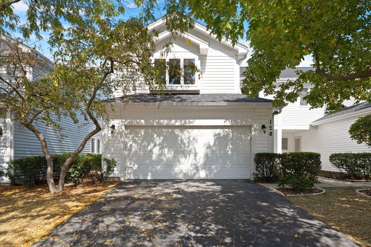 120 Hampton Ave., Westmont, IL 60559