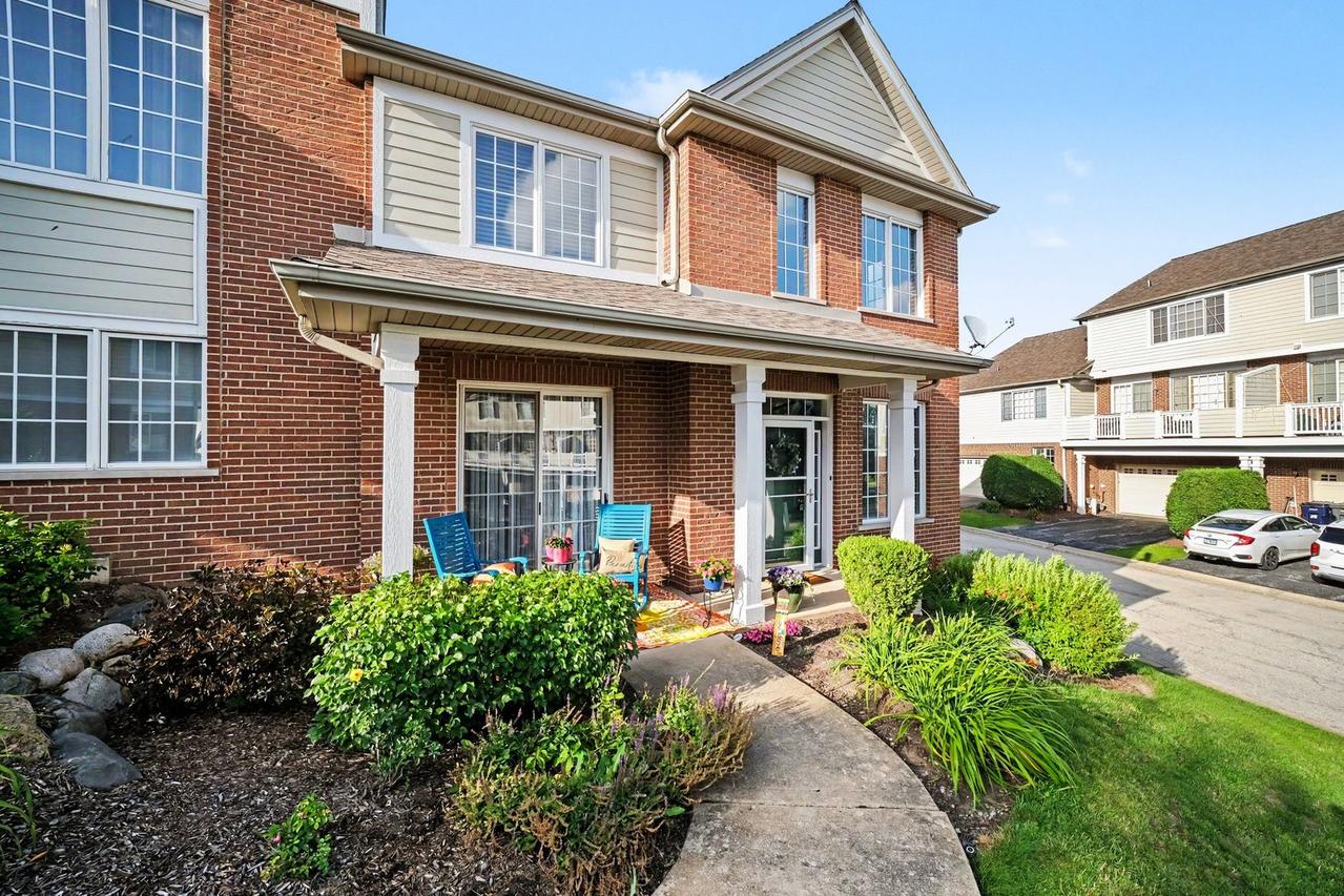 10621 Dani Ln. #40621, Orland Park, IL 60462