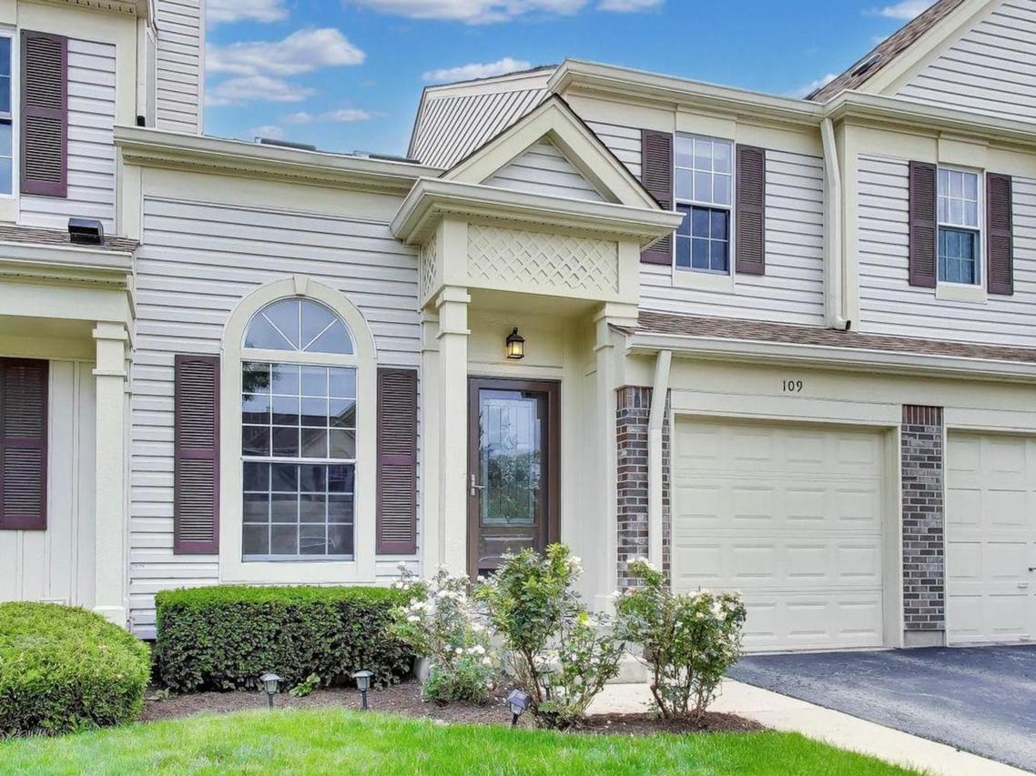 109 Peach Tree Ln., Westmont, IL 60559