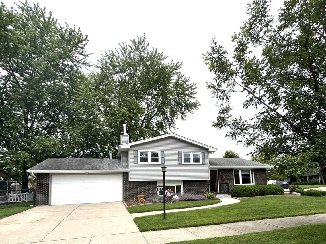 508 Willow Ln., Beecher, IL 60401