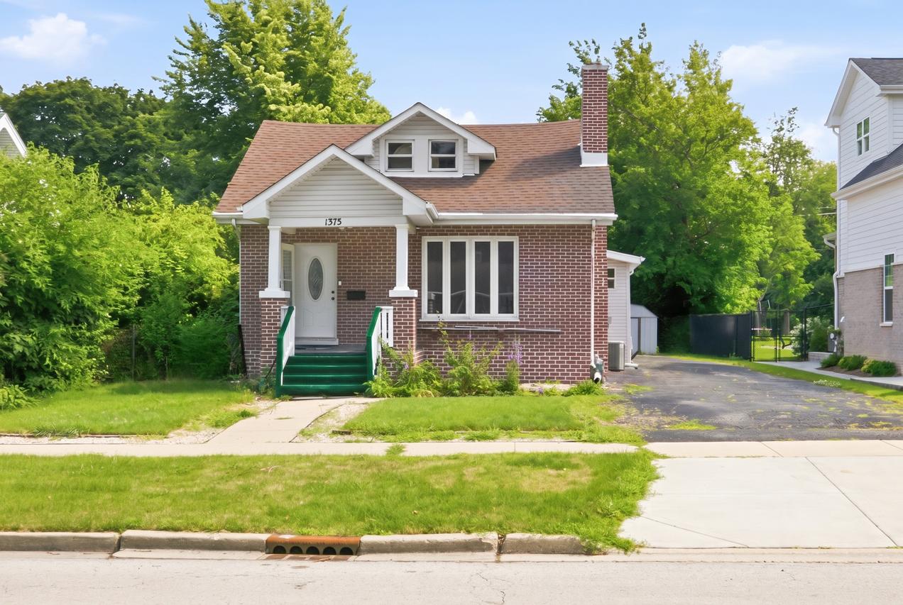 1375 Whitcomb Ave., Des Plaines, IL 60018