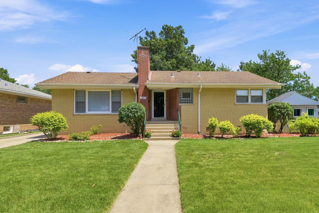10019 S Keeler Ave., Oak Lawn, IL 60453