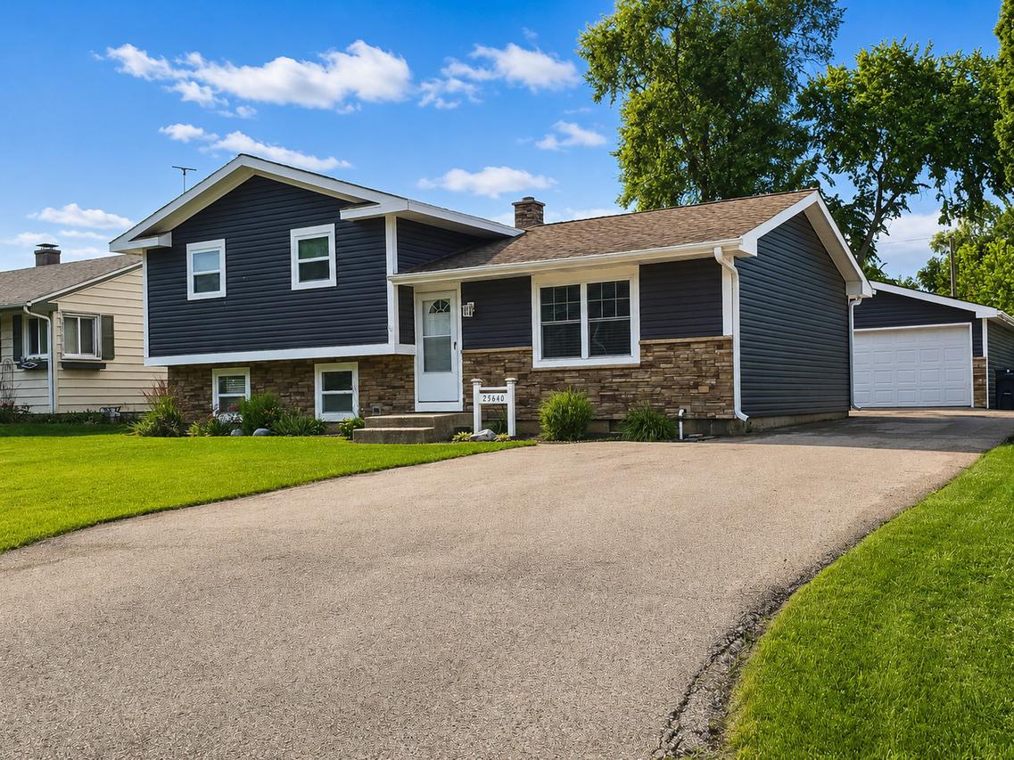 25640 W Wacker Dr., Lake Villa, IL 60046