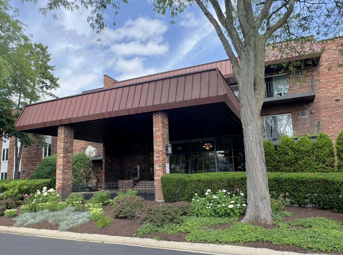 1121 W Ogden Ave. #157, Naperville, IL 60563