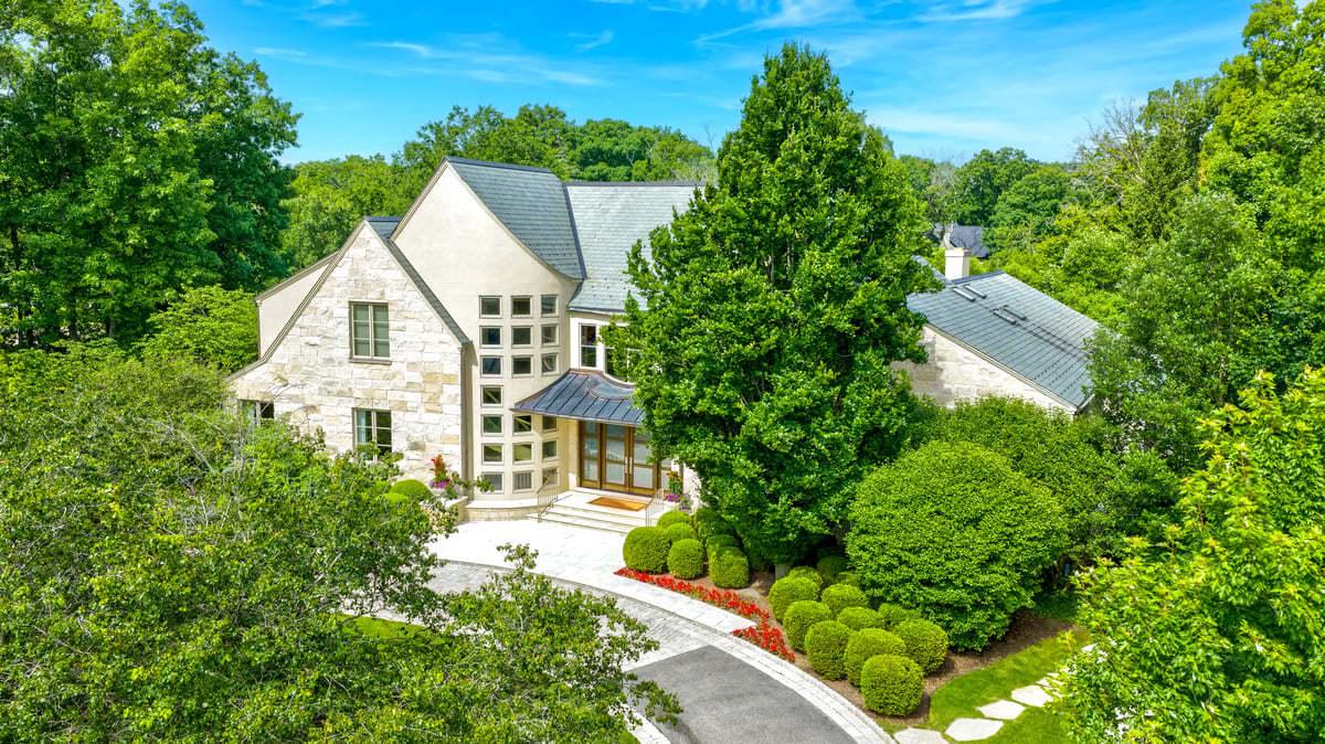 2 Bridlewood Rd., Northbrook, IL 60062