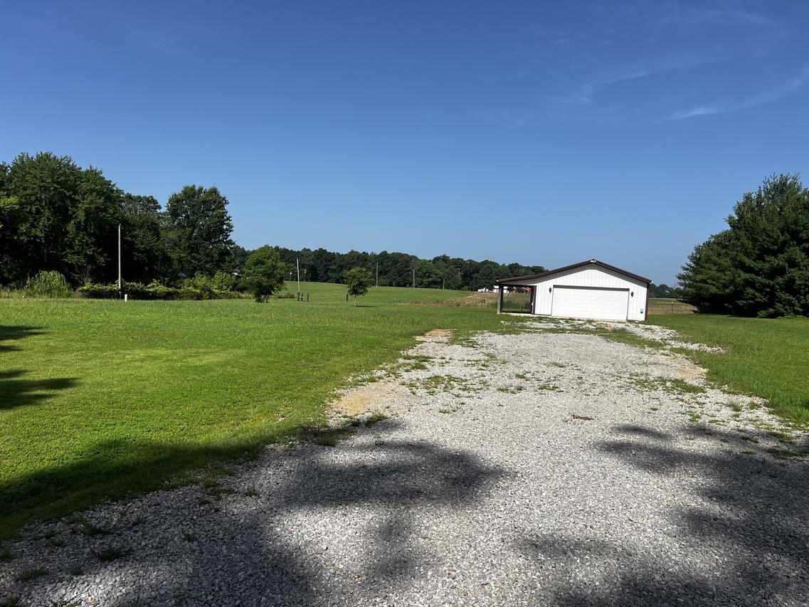 10261 N Puckett Ln., Mt Vernon, IL 62864
