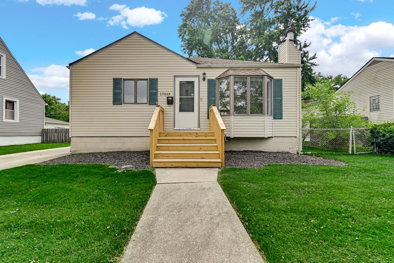 17513 Community St., Lansing, IL 60438