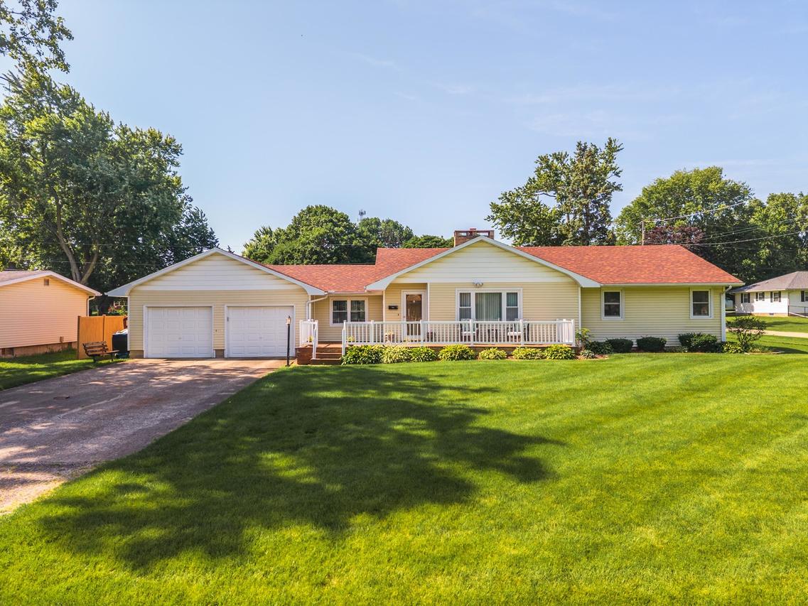 127 W 1st St., Minonk, IL 61760