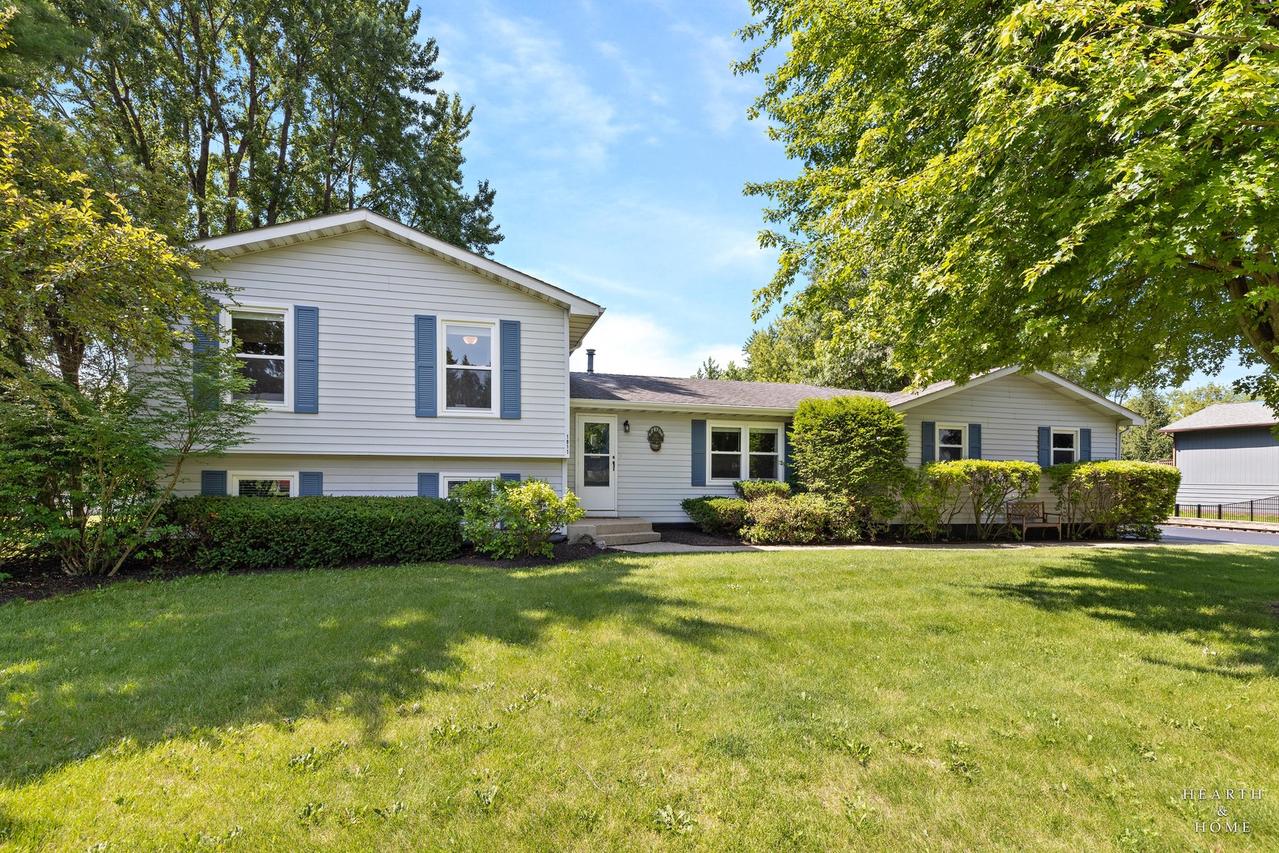 1911 May Dr., Johnsburg, IL 60051
