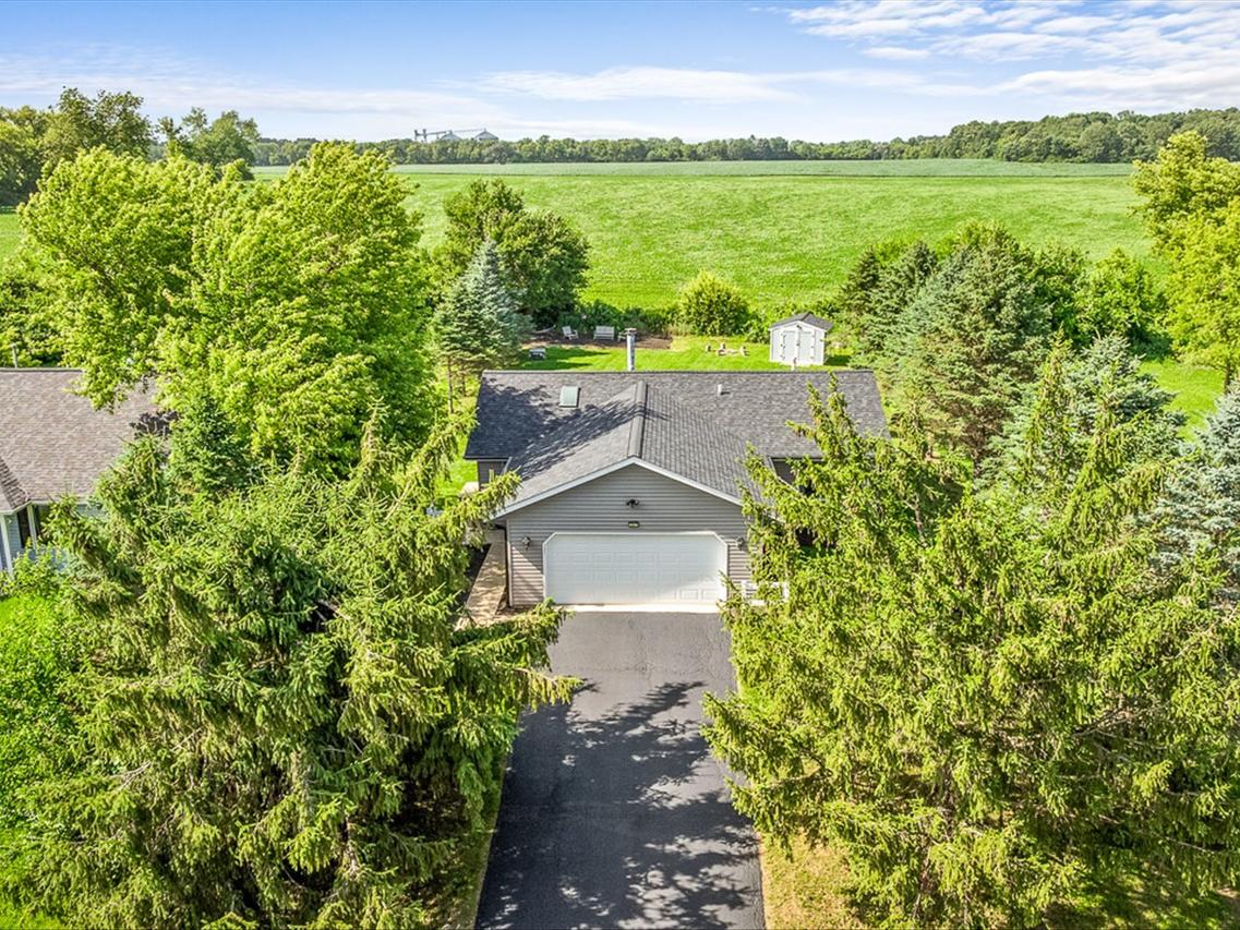 207 Tamarack Hollow St., Poplar Grove, IL 61065