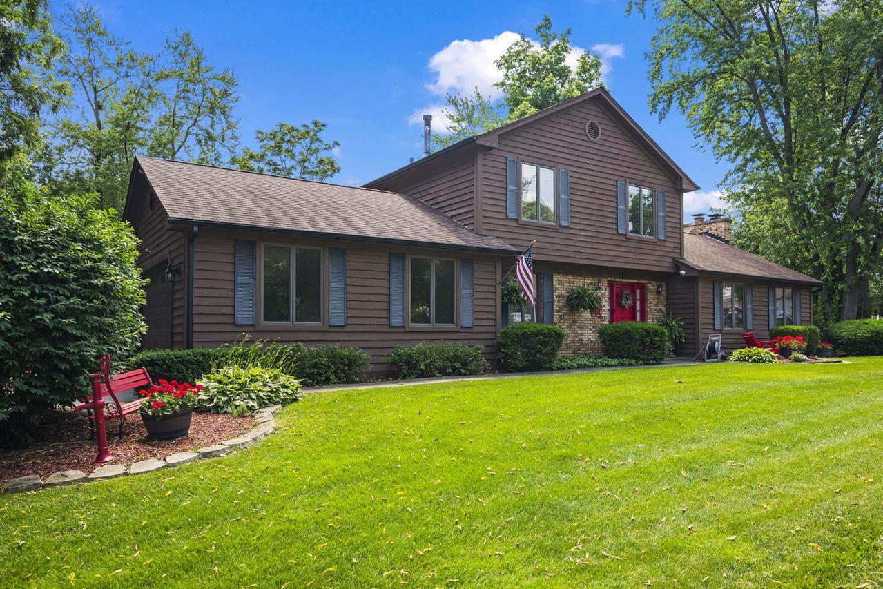 23880 N Overhill Dr., Lake Zurich, IL 60047