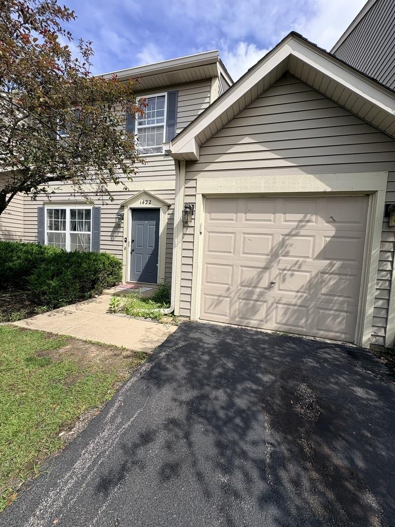 1422 W Split Oak Cir., Round Lake Beach, IL 60073