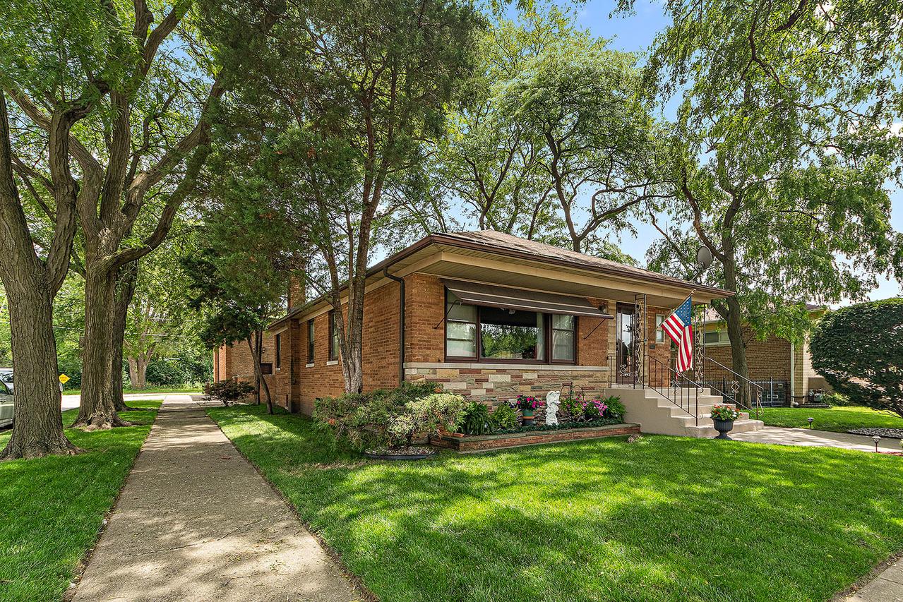 14401 S Hoxie Ave., Burnham, IL 60633