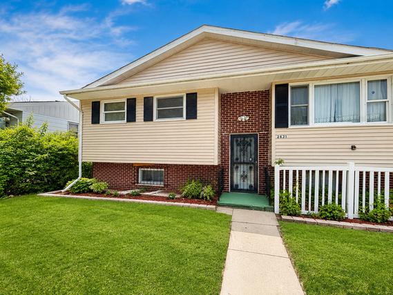 New Homes with Master Bedrooms on the 1st Floor in North Chicago: July 4th to July 10th