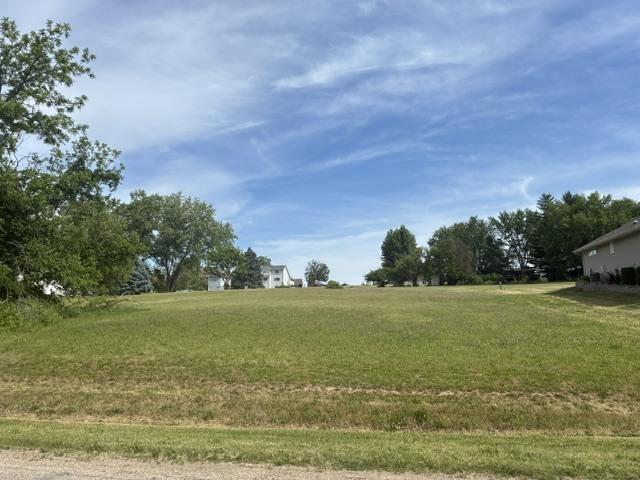 2124 Hawthorne Dr., Davis, IL 61019