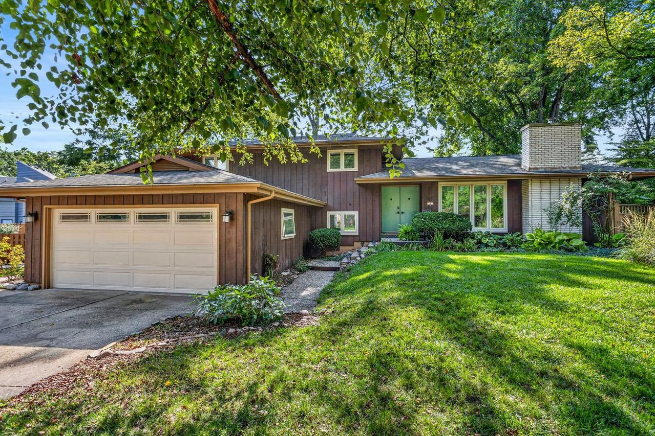 3 Regent Ct., Champaign, IL 61820