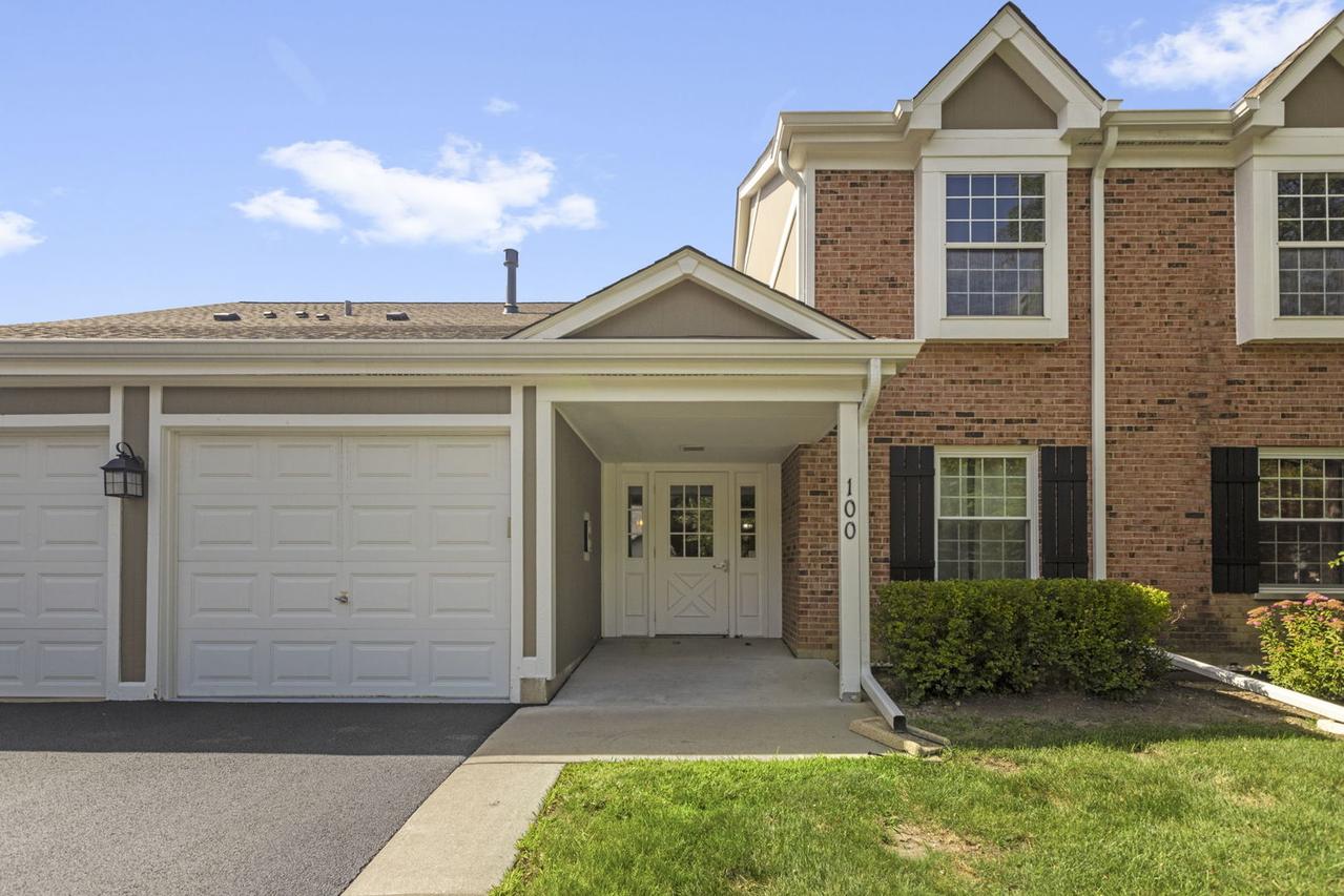 100 Superior Ct. #L2, Schaumburg, IL 60193