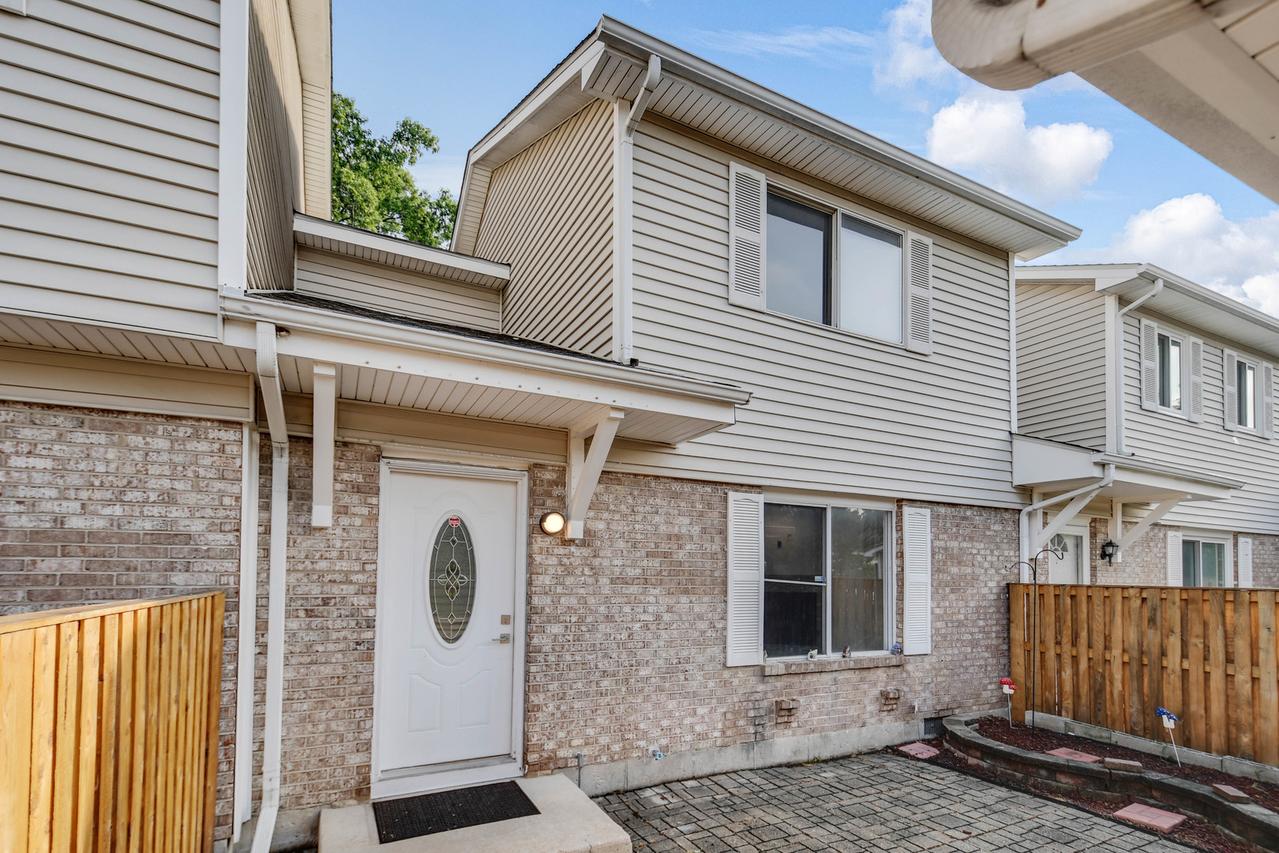 18 Woodsorrel Pl., Woodridge, IL 60517