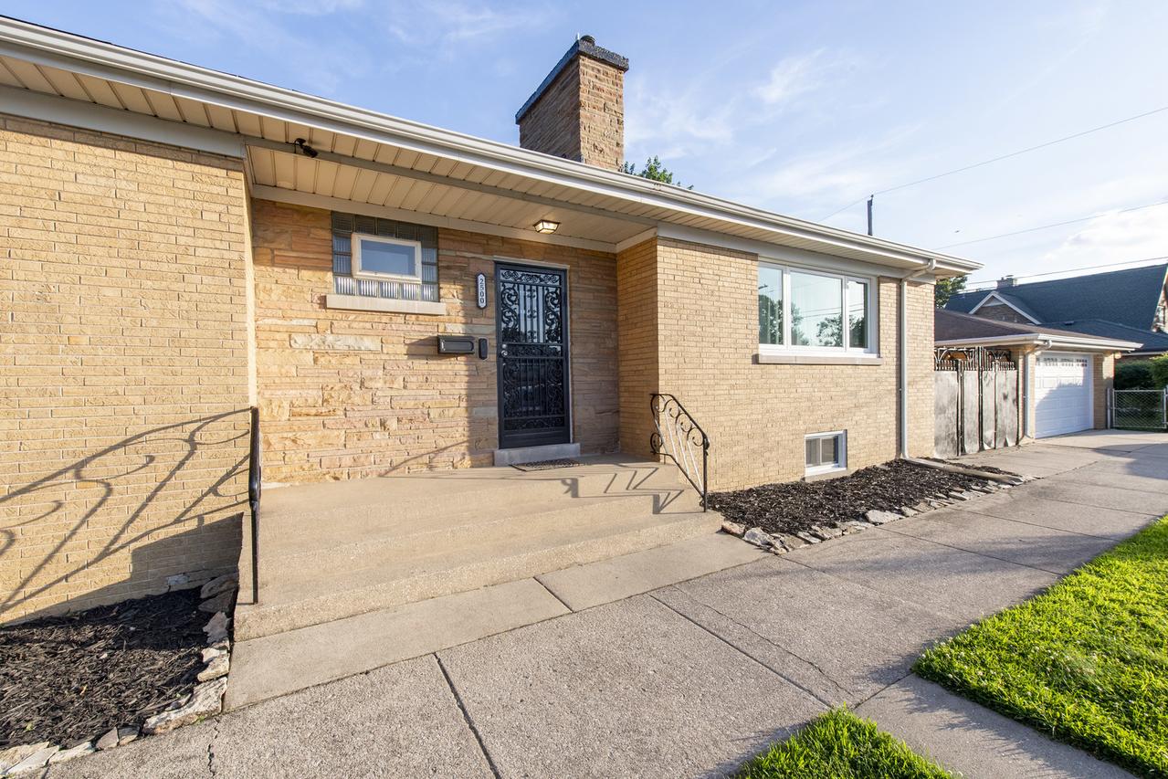 2500 Westover Ave., North Riverside, IL 60546