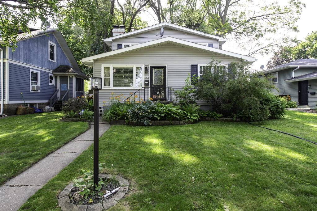 2408 Elim Ave., Zion, IL 60099