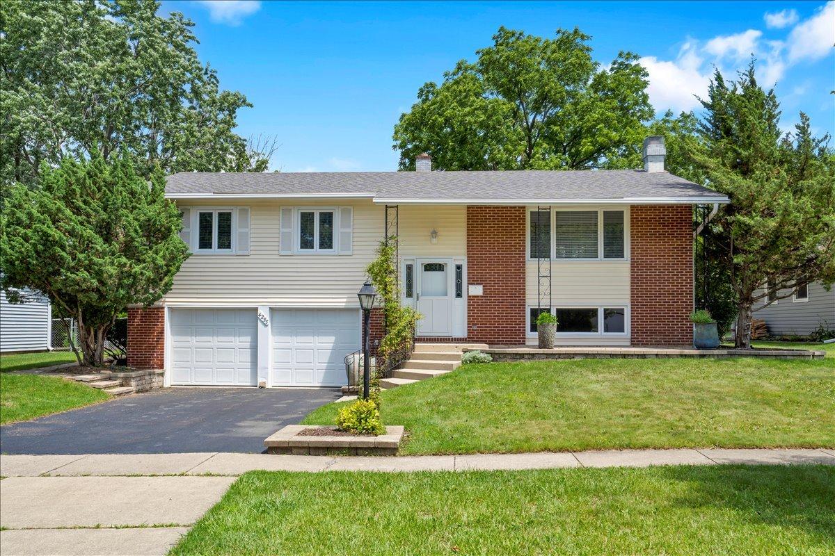 4255 Dixon Dr., Hoffman Estates, IL 60192