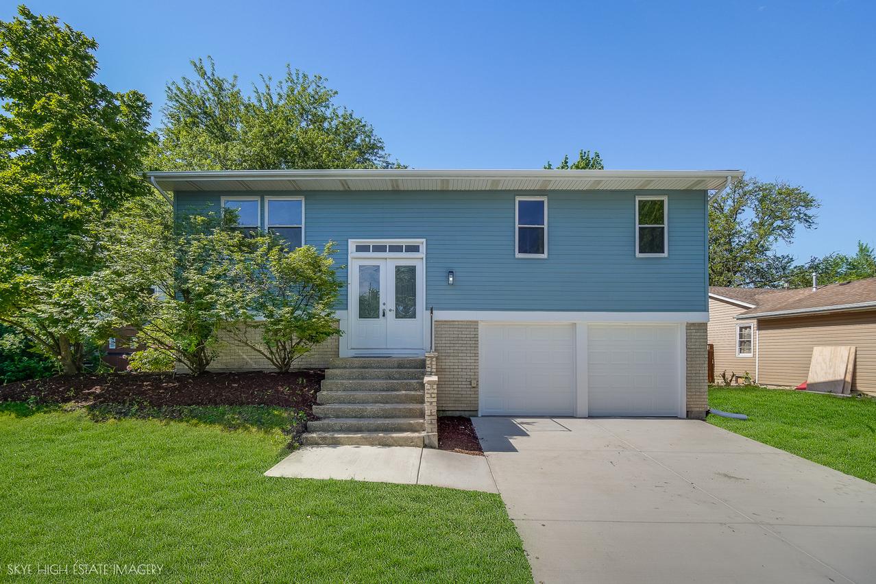 8131 W Evergreen Dr., Frankfort, IL 60423