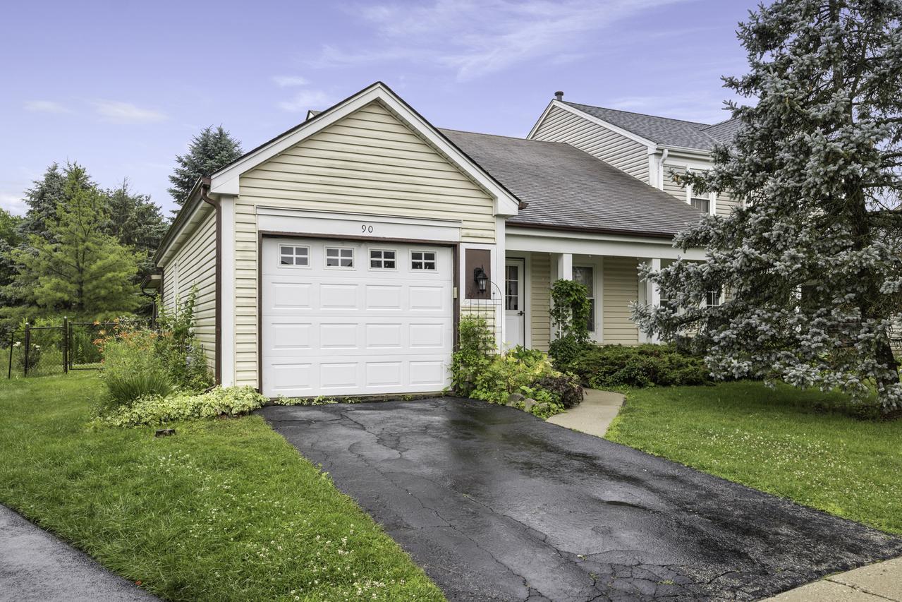 90 Sandhurst Rd., Mundelein, IL 60060