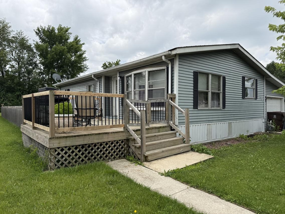 609 Tanglewood Rd., Matteson, IL 60443