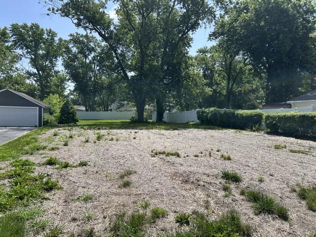 23 N Wabash Ave., Glenwood, IL 60425
